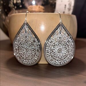Elegant Silver Filigree Teardrop Earrings